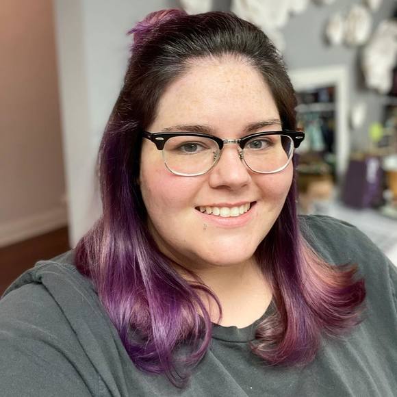 Meet your Posher, Cassandra - Picture 1 of 1